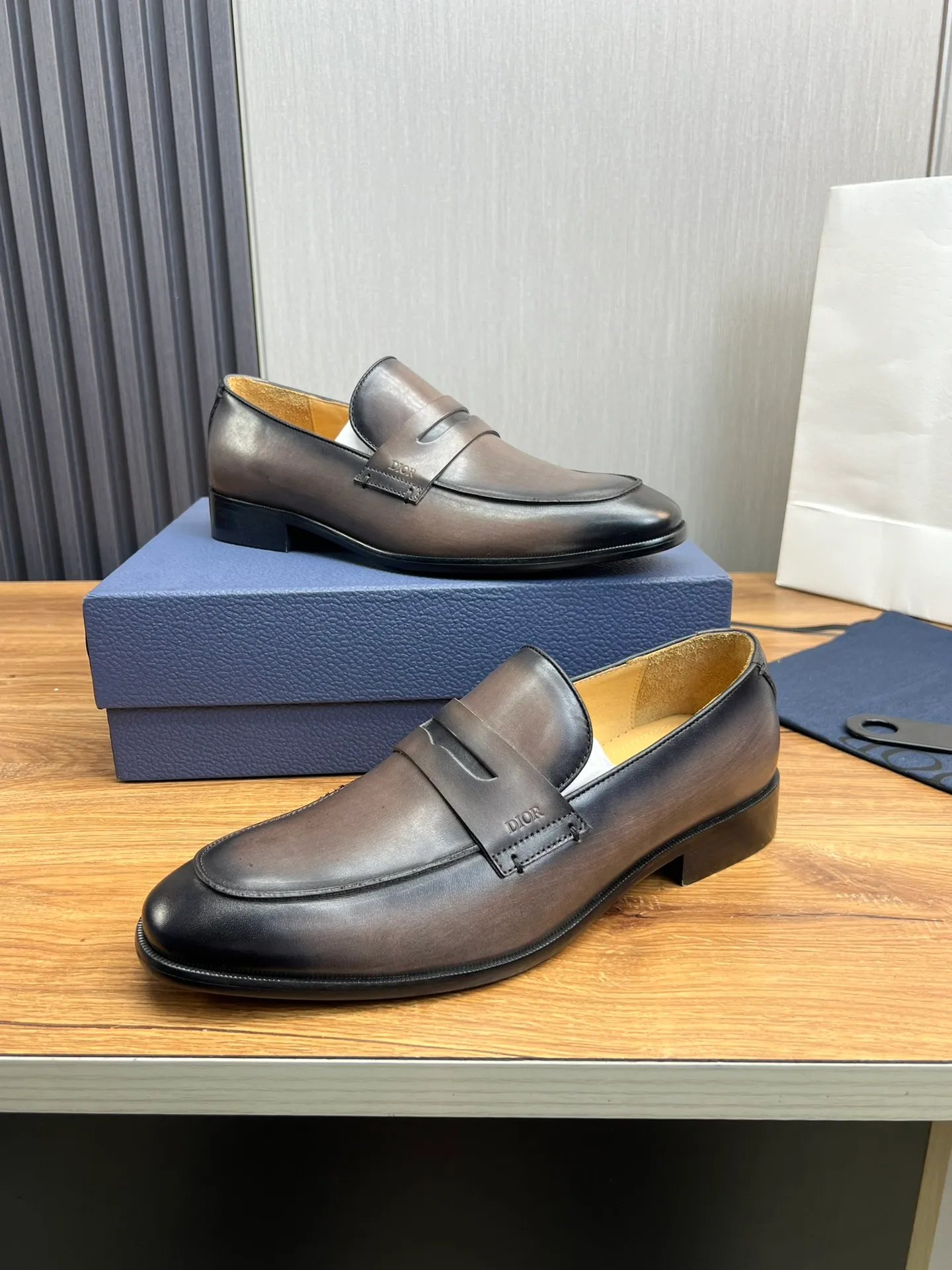 Men's men's shoes 💰540💰 Dior men's business casual leather shoes 👞all made of imported original brand leather, just to create a more comfortable wearing experience, upper: original cowhide ➕ imported cowhide lining, original non-slip and wear-resistant rubber outsole ✔️36-45 (45 non-returnable)